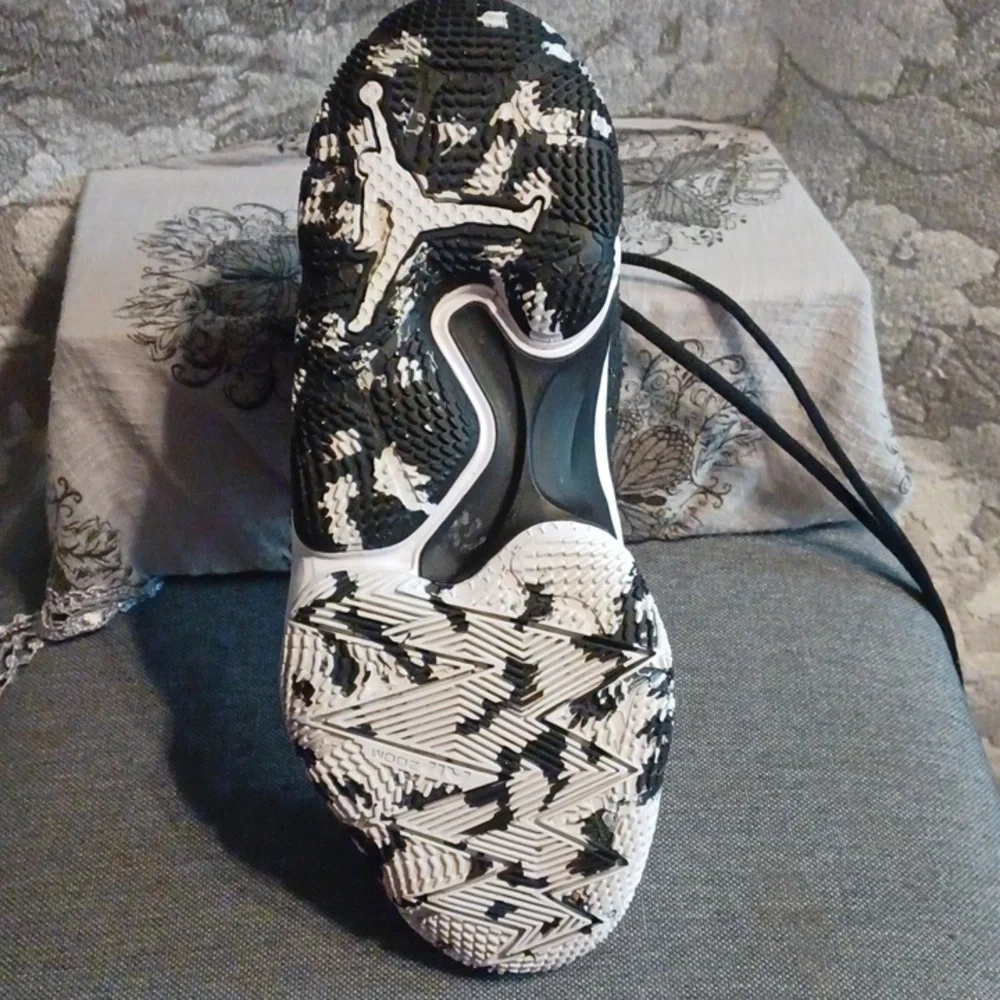 JORDAN Shoes Black and White Athletic Sneakers with Gold Accents - Picture 9 of 9